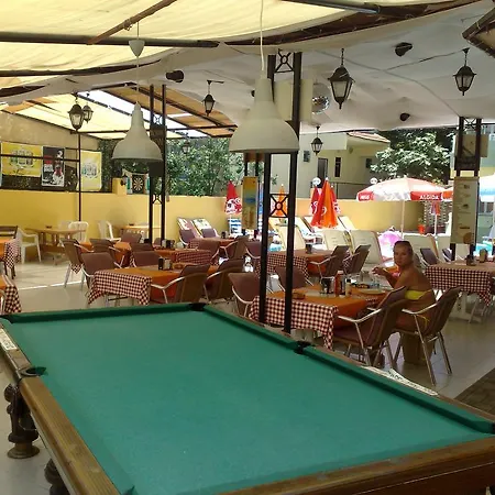 Club Sunset מלון דירות 3*