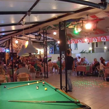 Club Sunset מלון דירות 3*