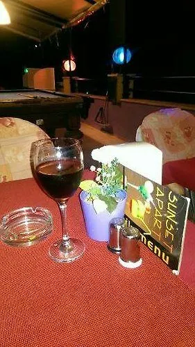 Club Sunset 马尔马里斯