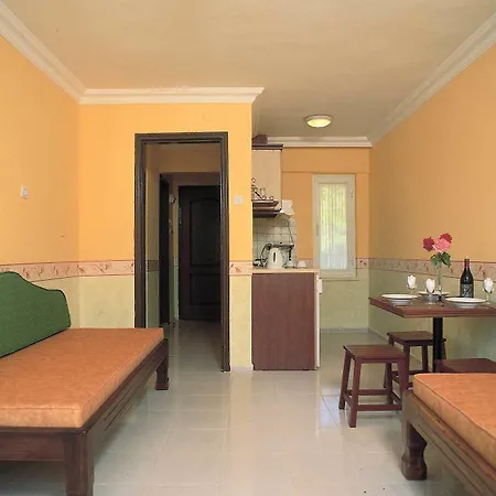 Apart-hotel Club Sunset 3*