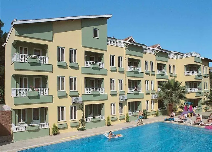 Apartmanhotel Club Sunset 3*